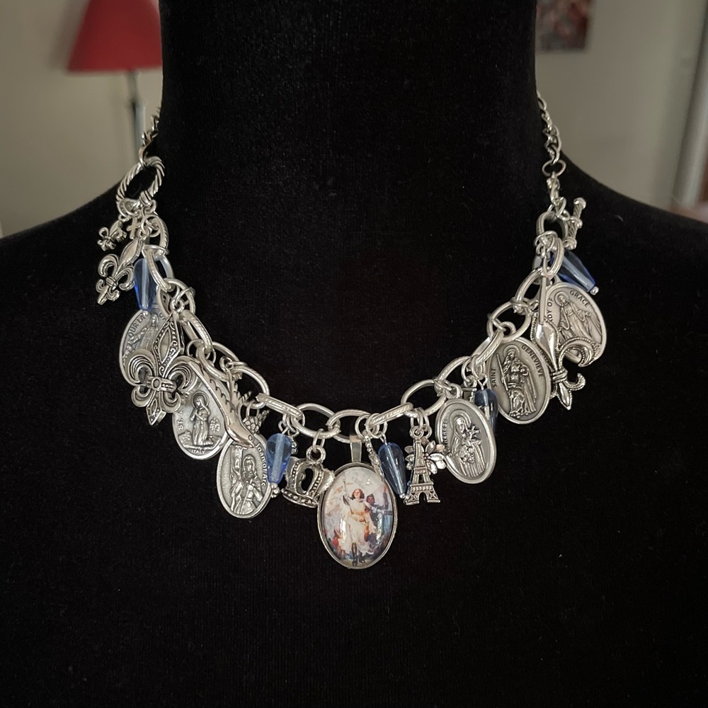 Charm Bracelet Joan of Arc, French Saints, Vintage Czech Glass - Picture 4 of 15